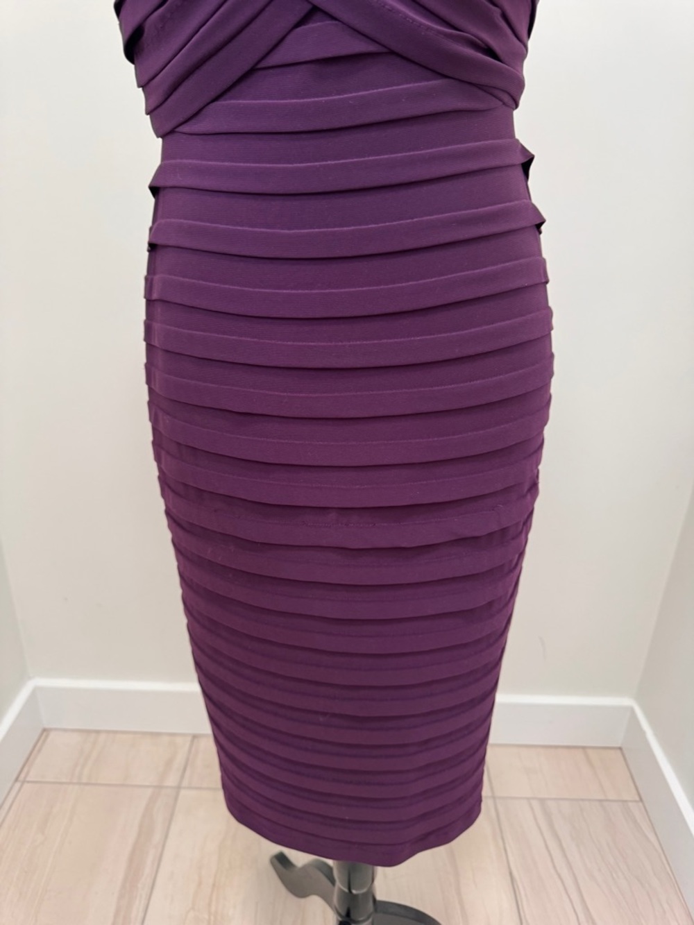 Dark Purple Bandage or Shutter Pleat Dress V Neck Midi Sz 2 -4 - Picture 4 of 13
